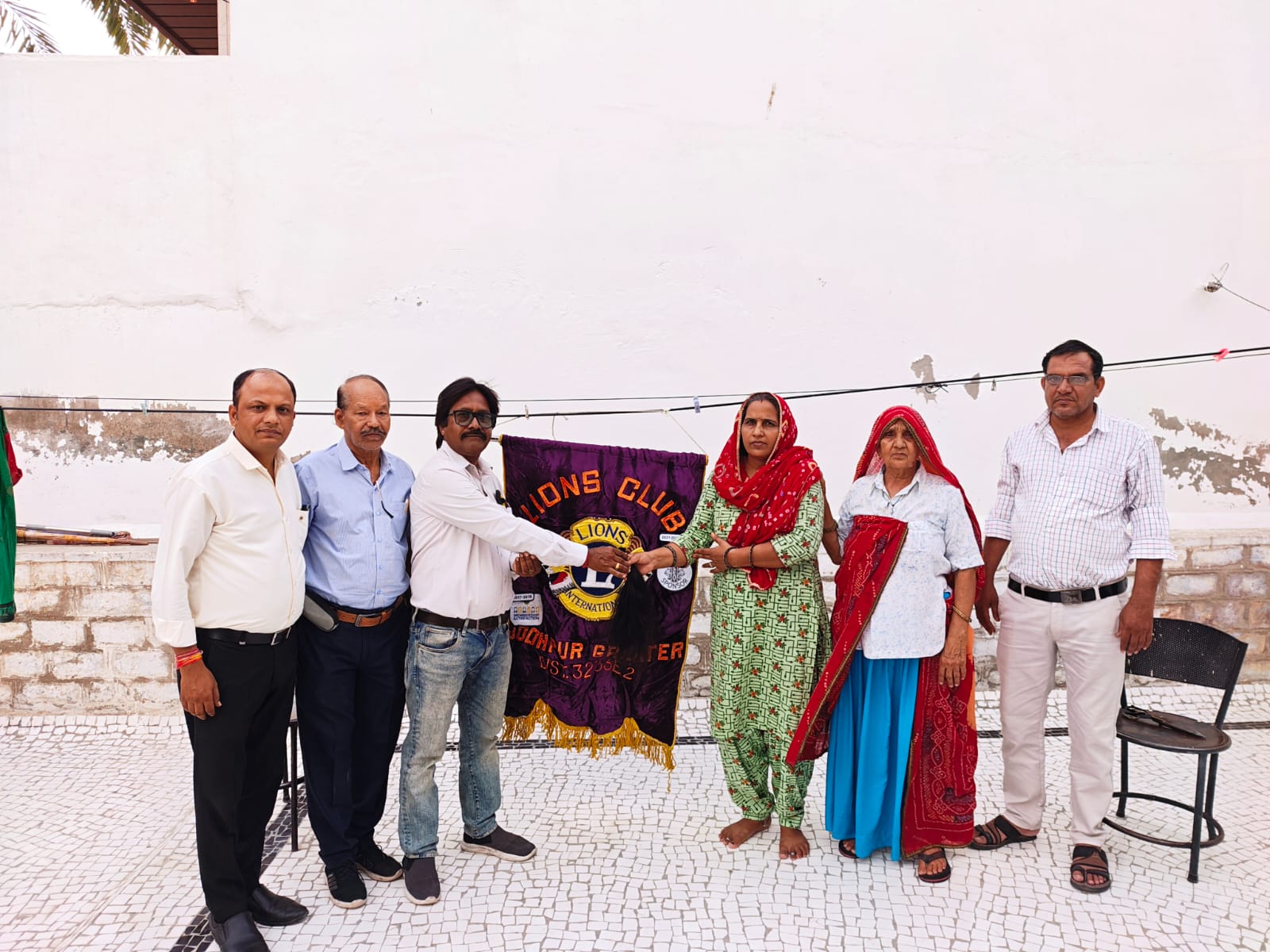 कैंसर पीड़ित बहनों के सम्मान के लिए आगे आईं अनीता चौधरी, लायंस क्लब जोधपुर ग्रेटर के तत्वावधान में किया बाल दान