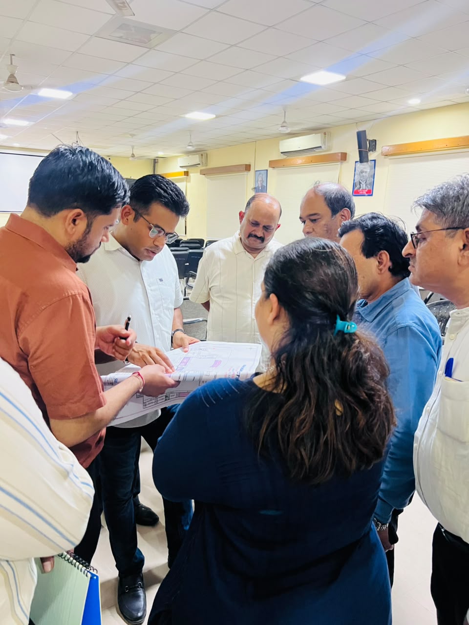 नगरीय निकाय आम चुनाव-2026 जिला निर्वाचन अधिकारी आलोक रंजन ने राजकीय पॉलिटेक्निक महाविद्यालय का किया निरीक्षण