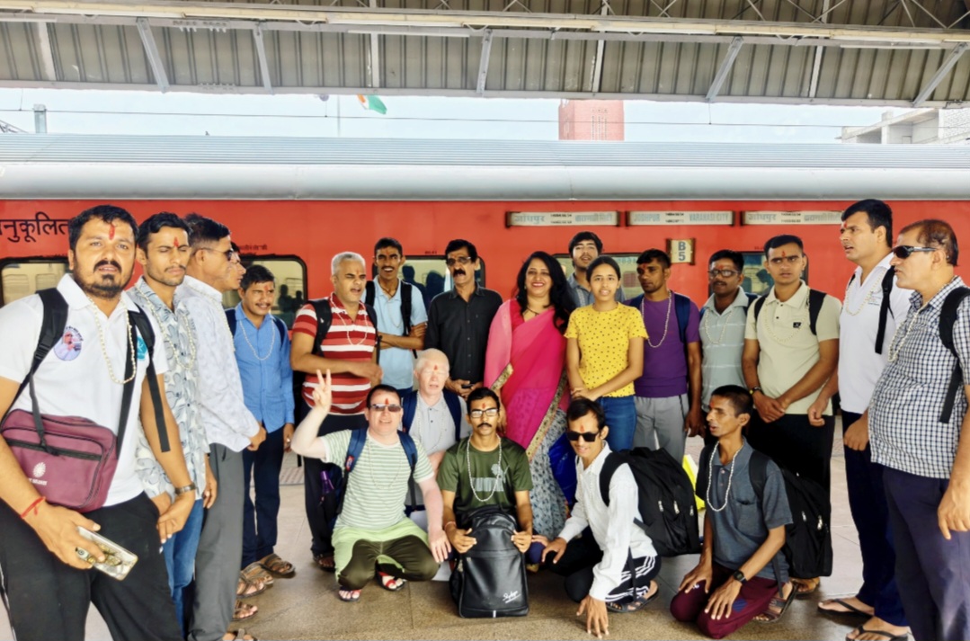 आंतरिक श्रद्धा की दिव्य यात्रा: जोधपुर से अयोध्या और काशी तक
