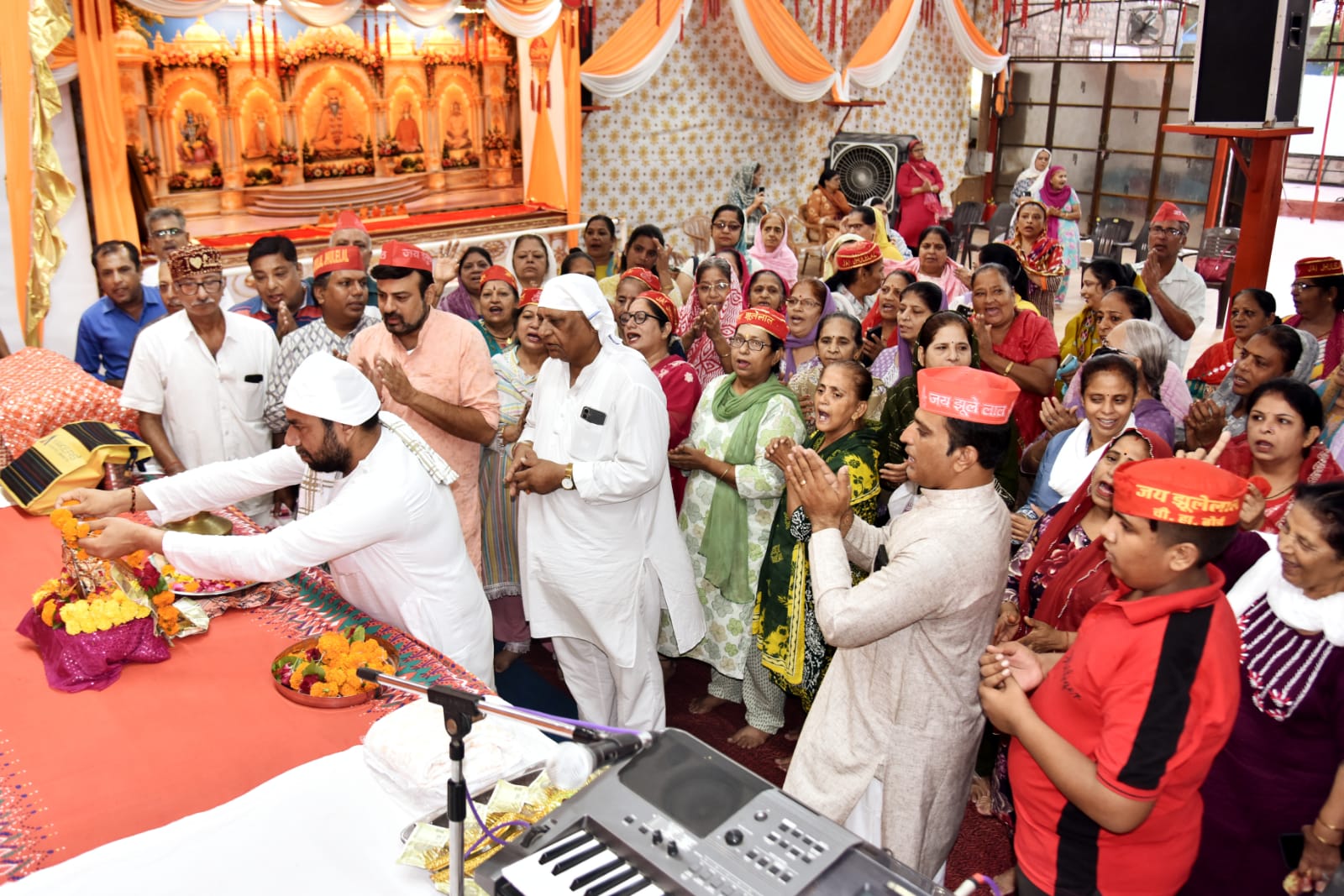 थारु दिवस पर भक्ति से सरोबार हुआ वातावरण, प्रभात फेरी में गूंजे भगवान झूलेलाल के जयकारे